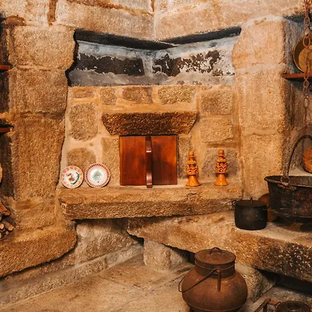 Villa Casa De Alfena - Com Jardim E Piscina Privada