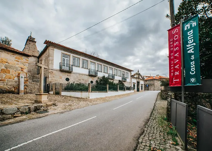 빌라 Casa De Alfena - Com Jardim E Piscina Privada *